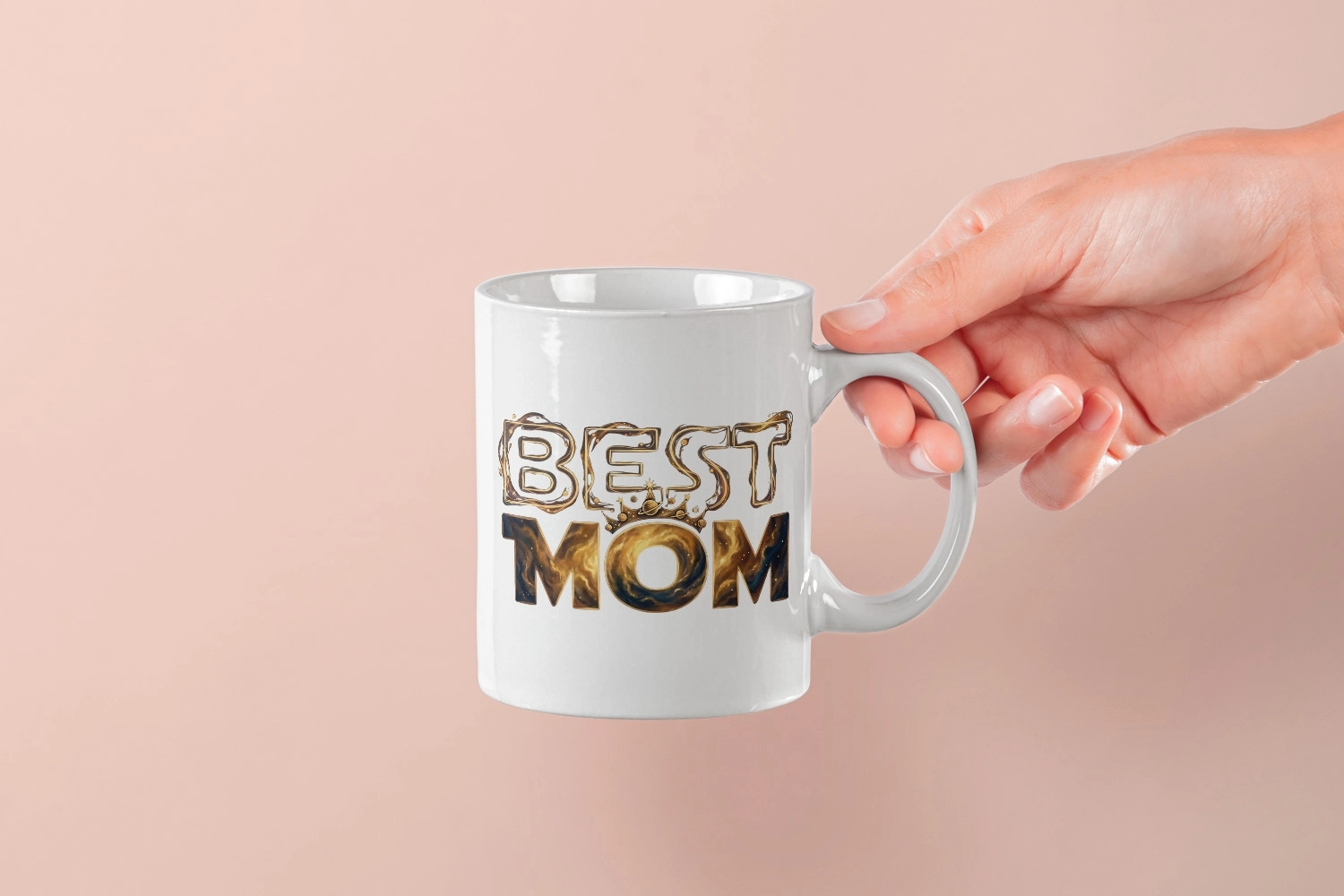 ’’Best Mom’’ Altın Yansımalı 3D Tipografik Tasarım Kupa