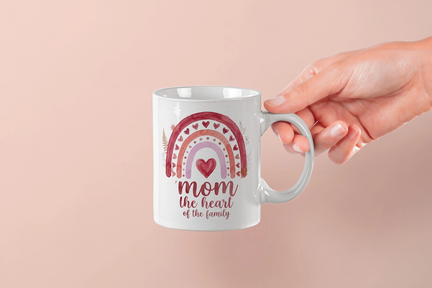 ’’Mom The Heart of The Family’’ Yazılı Suluboya Gökkuşağı Temalı Tasarım Kupa